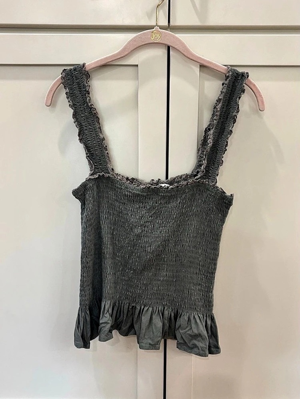 ASTR the Label Smocked Ruffle Tank Top in Gray/ Green Size Small